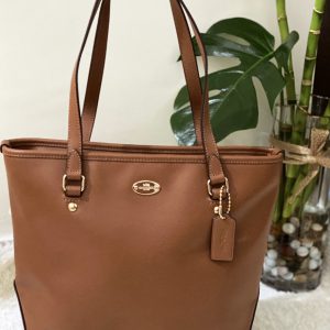 coach jet set tote